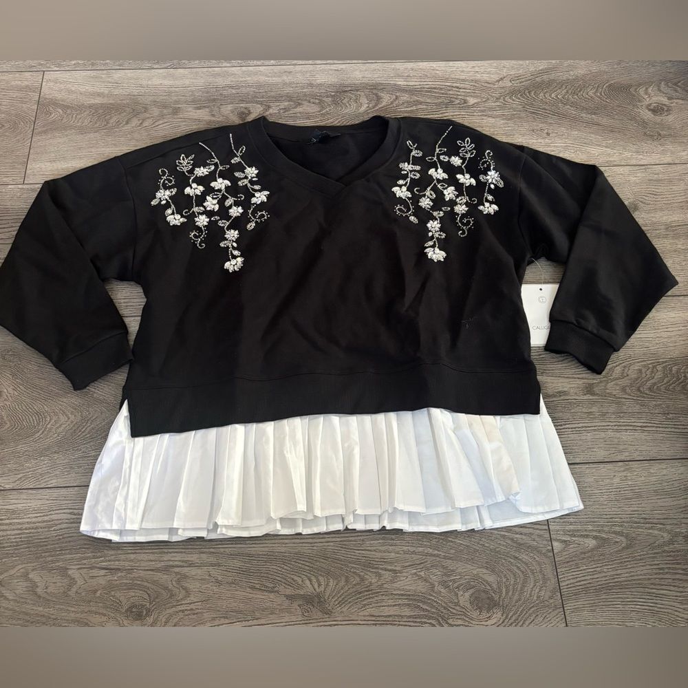 Calligraphie Black and White Embroidered Women's Top
